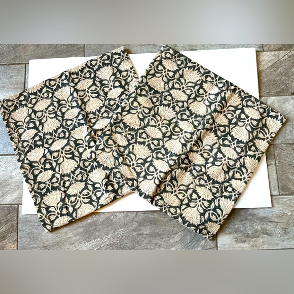 BLOCK PRINT PILLOW COVERS IN ULTA KAMAL-GREY | SET OF 2 | 20” x 20” | NWOT - Picture 1 of 5